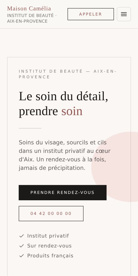 Exemple de site : Maison Camélia, Institut de beauté · style Raffiné